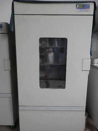 生化培养箱