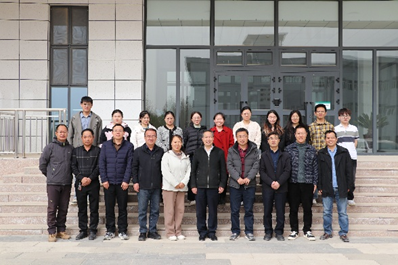 团队师生参加新疆建设兵团重点领...