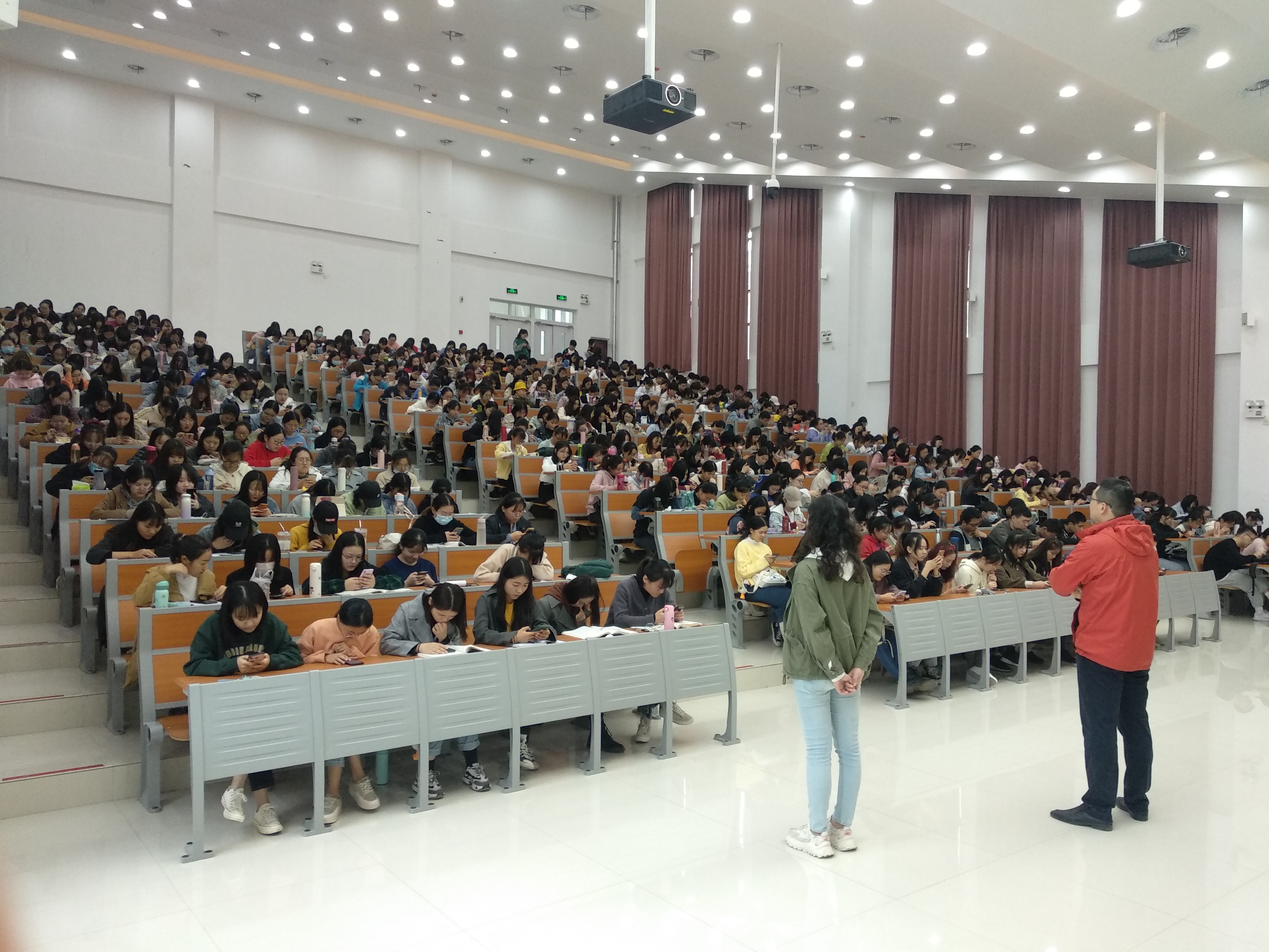 点击《5cf5277c-cc2e-4bec-bca6-ca7189df4ce3》查看详情