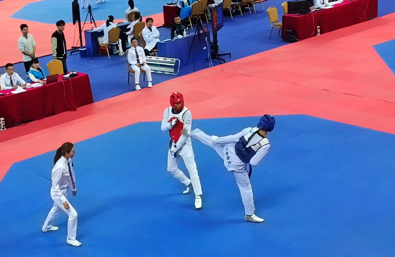 我校在第20届中国大学生跆拳道...